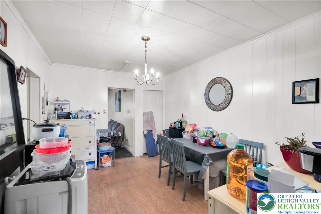 1242 Butler Street Property Photo 6