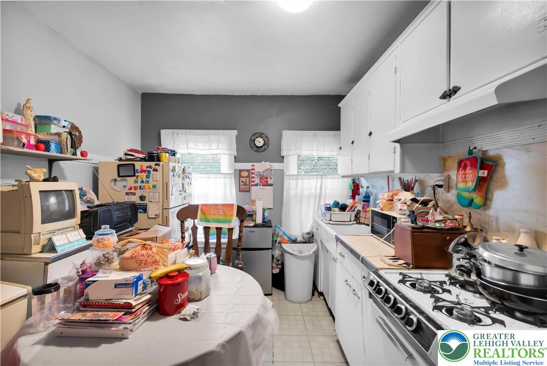 1242 Butler Street Property Photo 8