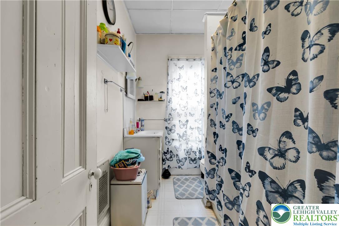 1242 Butler Street Property Photo 10