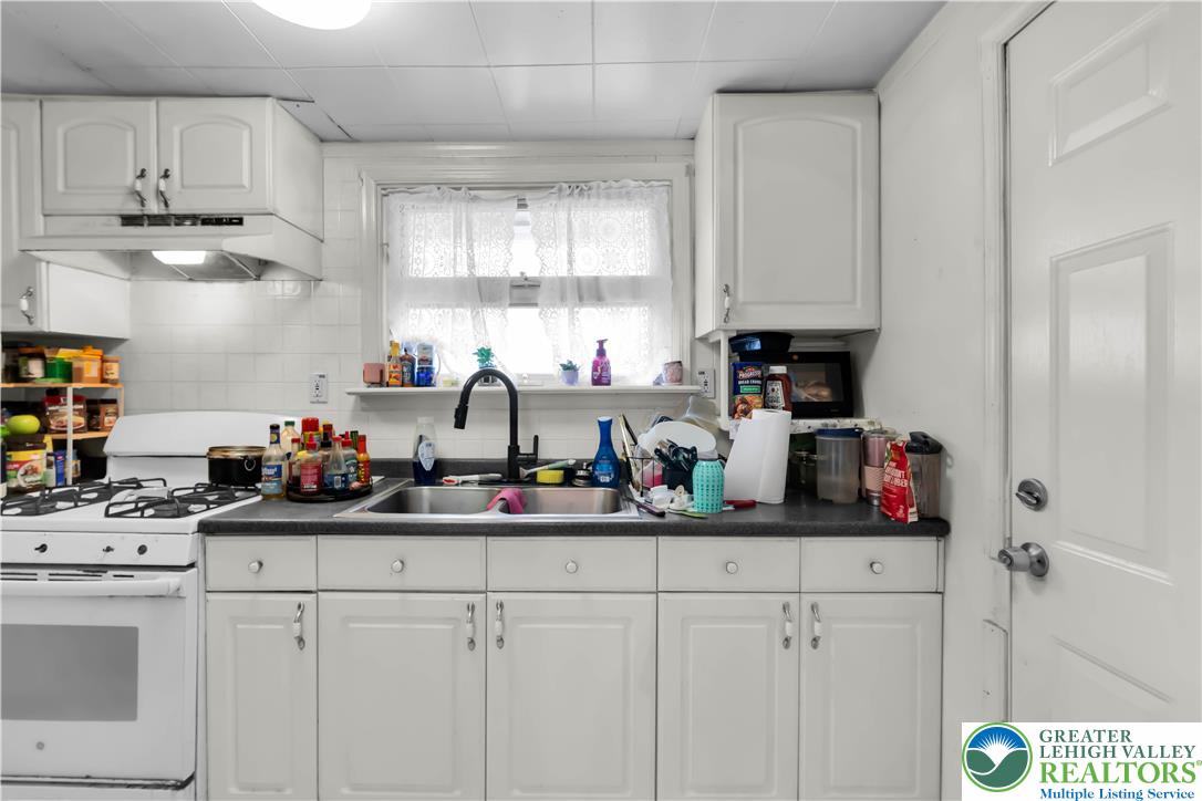 1242 Butler Street Property Photo 11