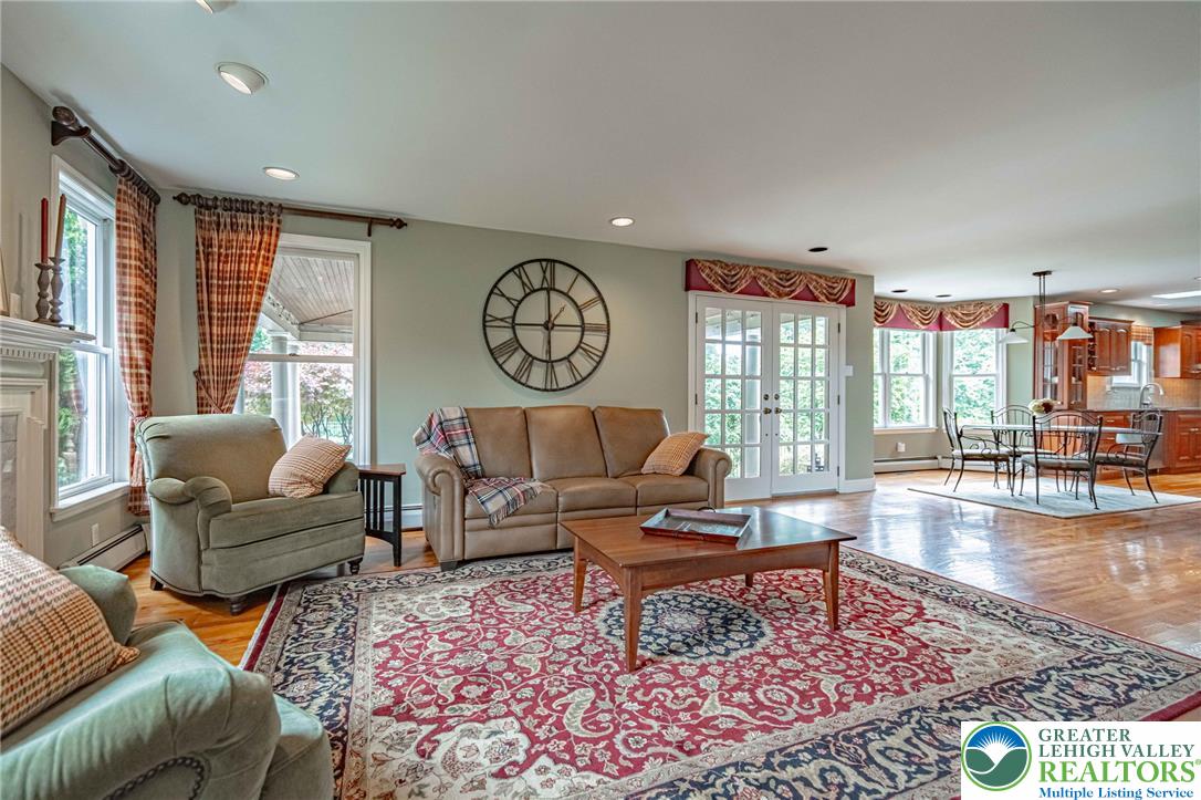 6301 Oakwood Circle Property Photo 11