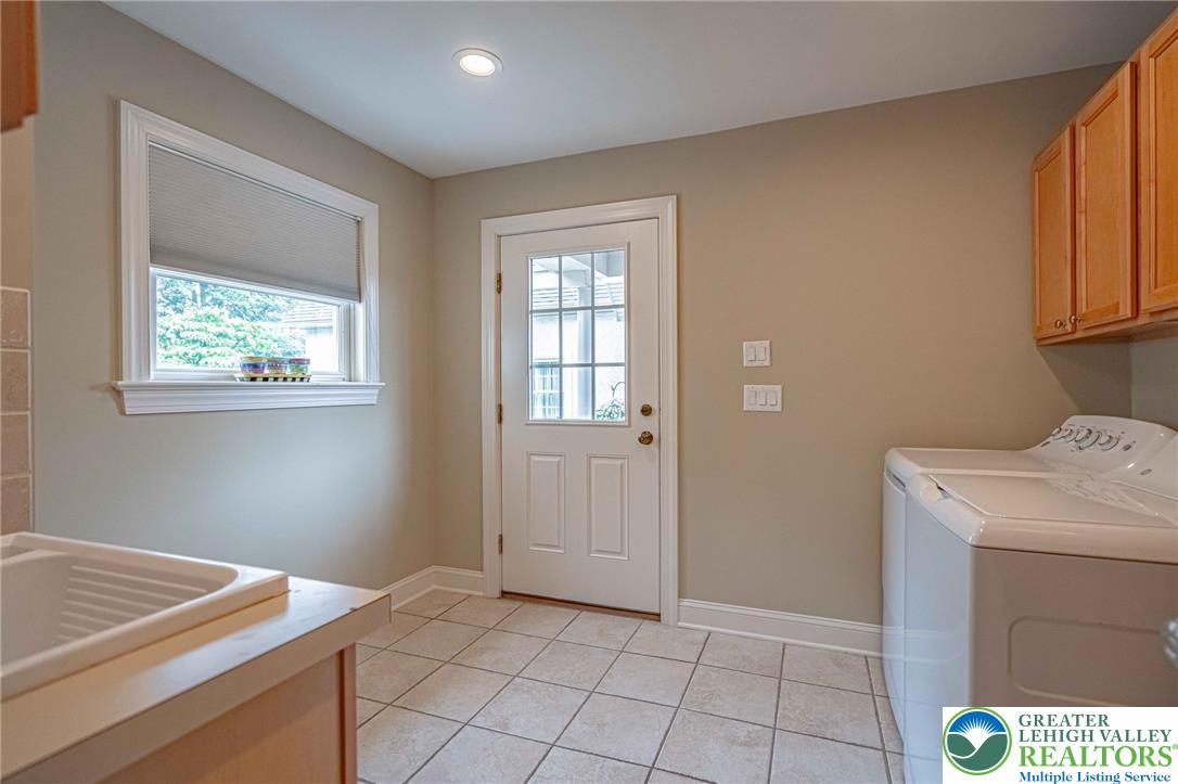 6301 Oakwood Circle Property Photo 18