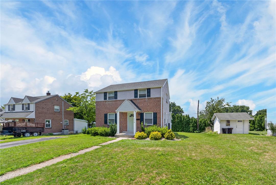 218 7th Street Property Photo 1