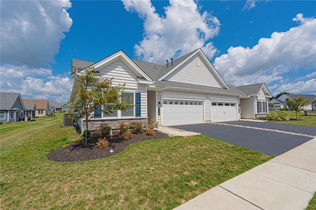 3715 Founders Xing Property Photo 2