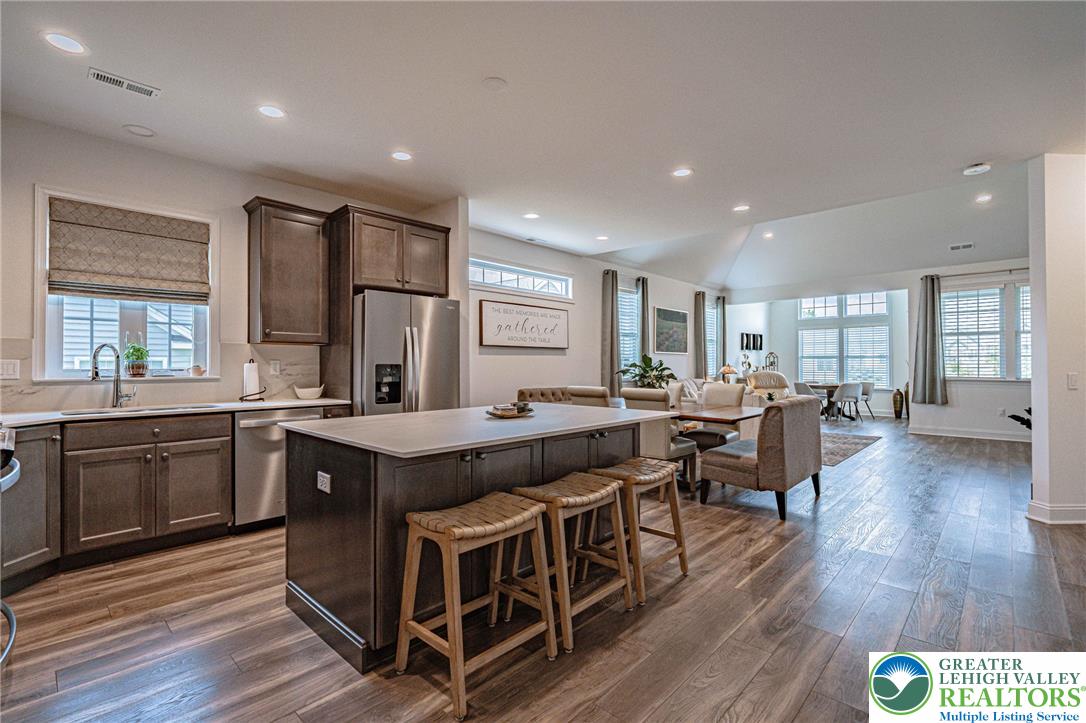 3715 Founders Xing Property Photo 5