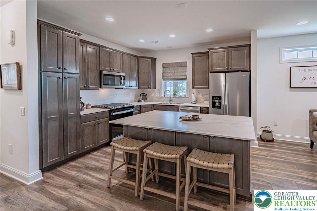 3715 Founders Xing Property Photo 8