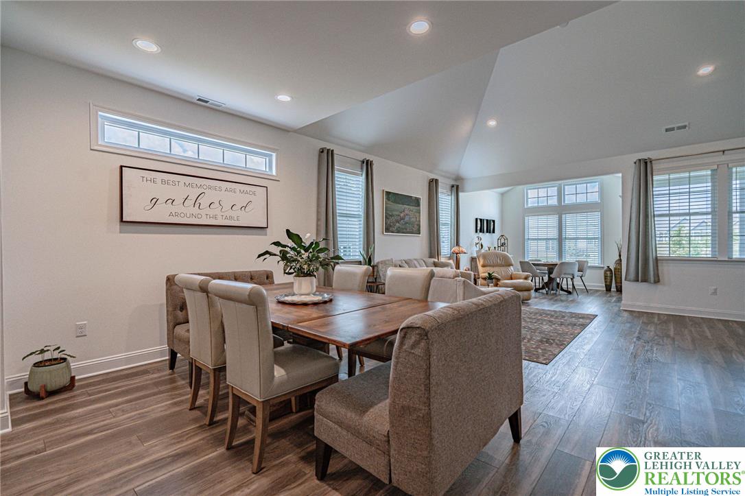 3715 Founders Xing Property Photo 9