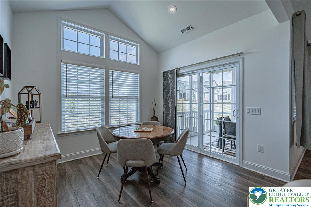 3715 Founders Xing Property Photo 12