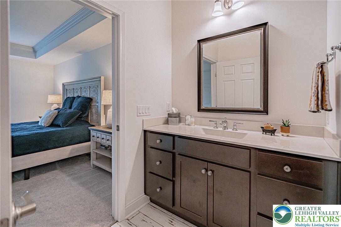 3715 Founders Xing Property Photo 17