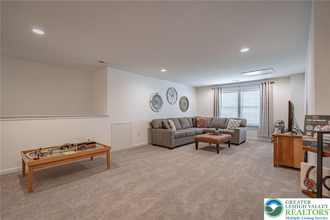 3715 Founders Xing Property Photo 26