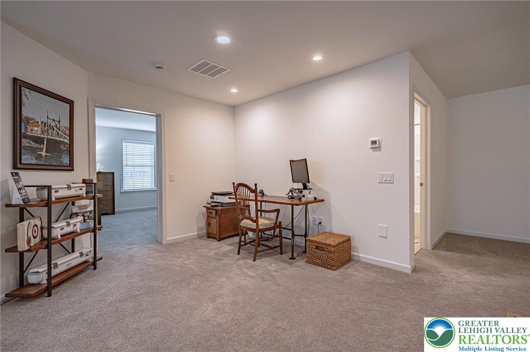 3715 Founders Xing Property Photo 28