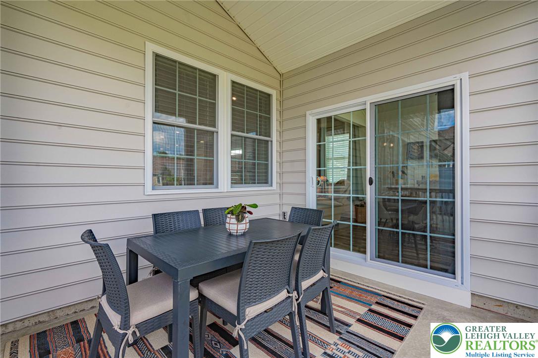 3715 Founders Xing Property Photo 34