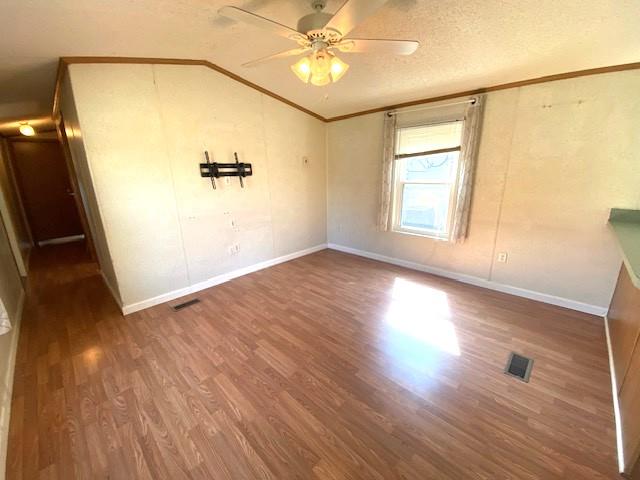 360 Delaware Drive 16 Property Photo 6