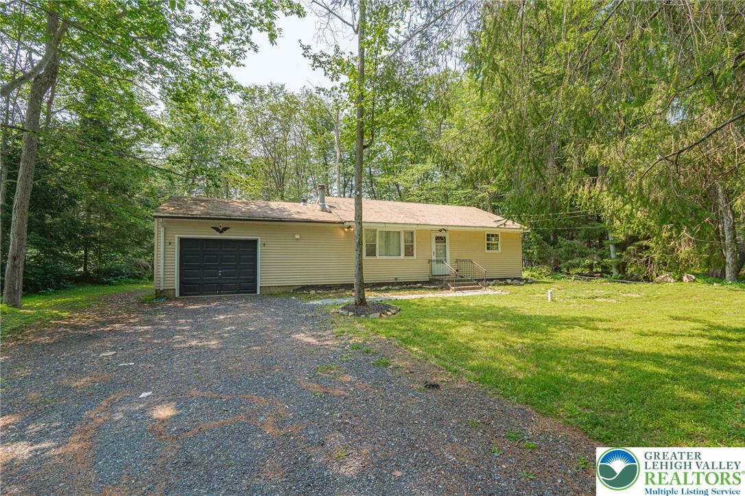 3279 Beech Ridge Drive Property Photo 2