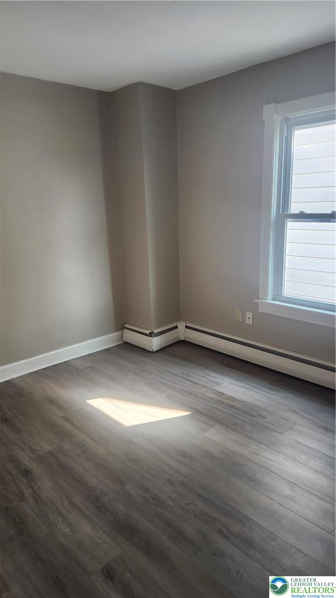 28 East Walnut Street Property Photo 9