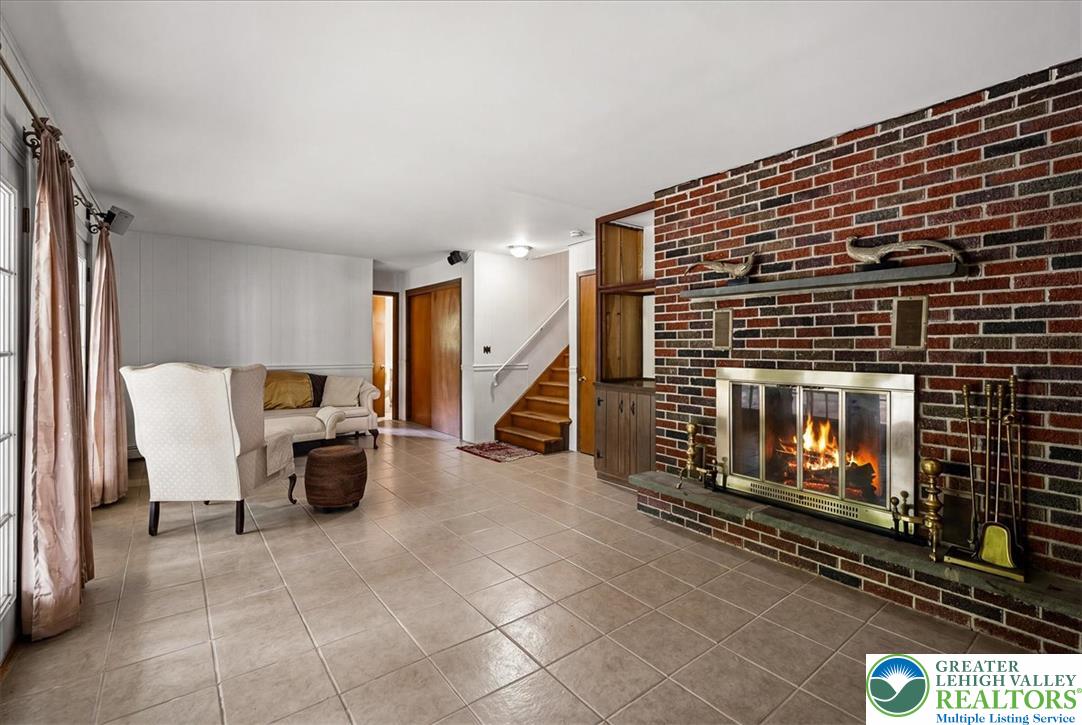 310 Albert Road Property Photo 3