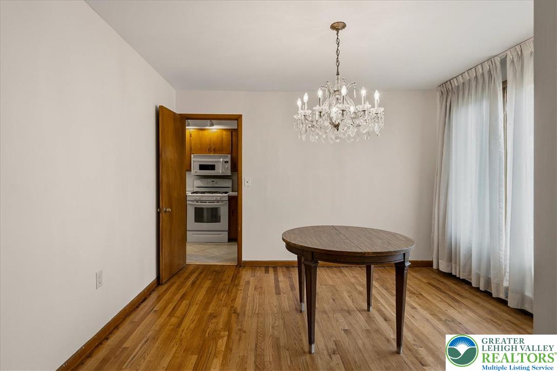 310 Albert Road Property Photo 9