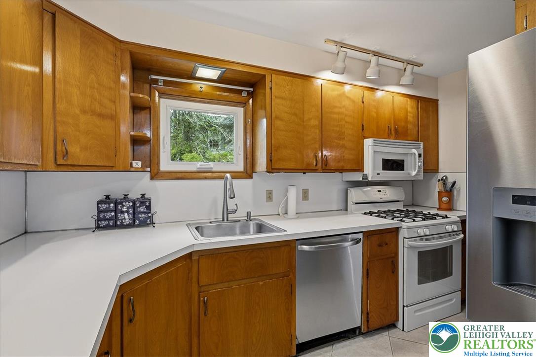 310 Albert Road Property Photo 14