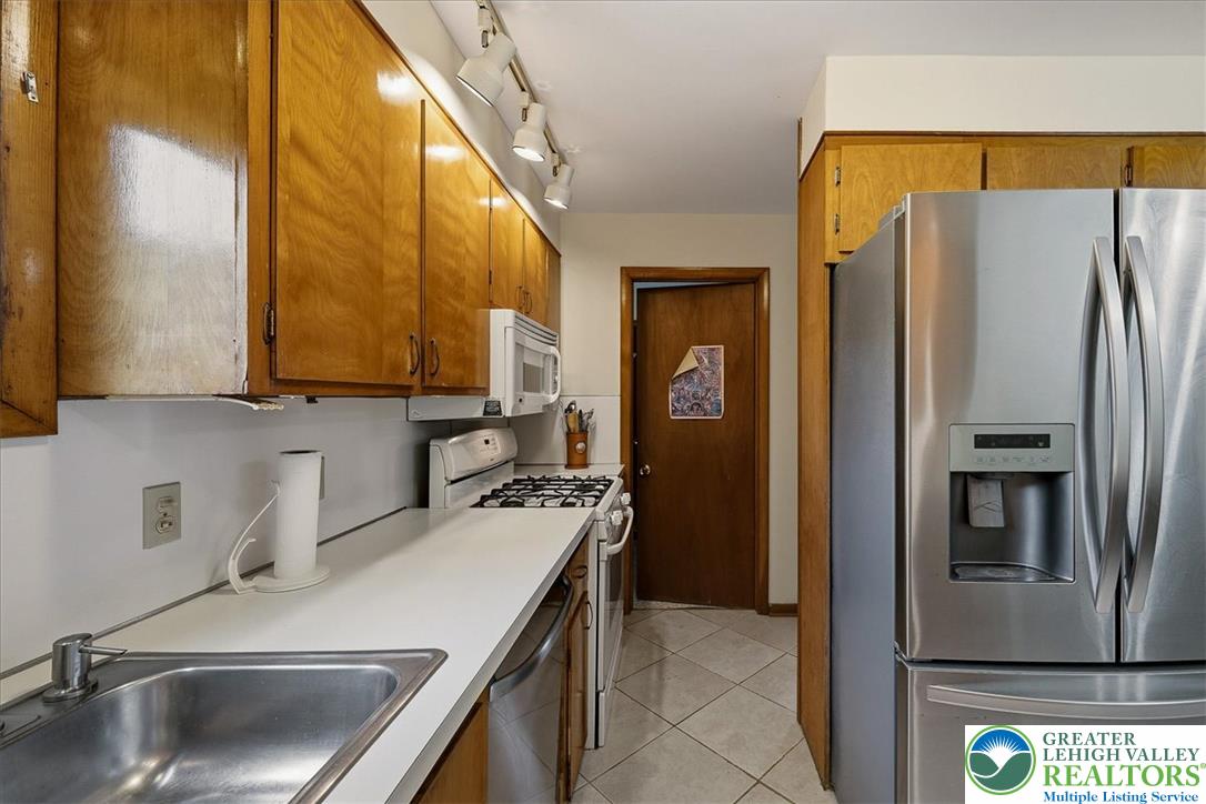 310 Albert Road Property Photo 17