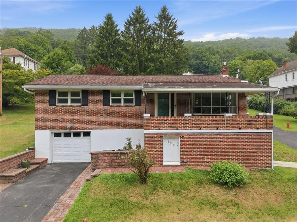 722 South Avenue Property Photo 1