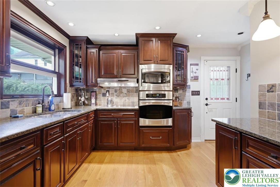 722 South Avenue Property Photo 13