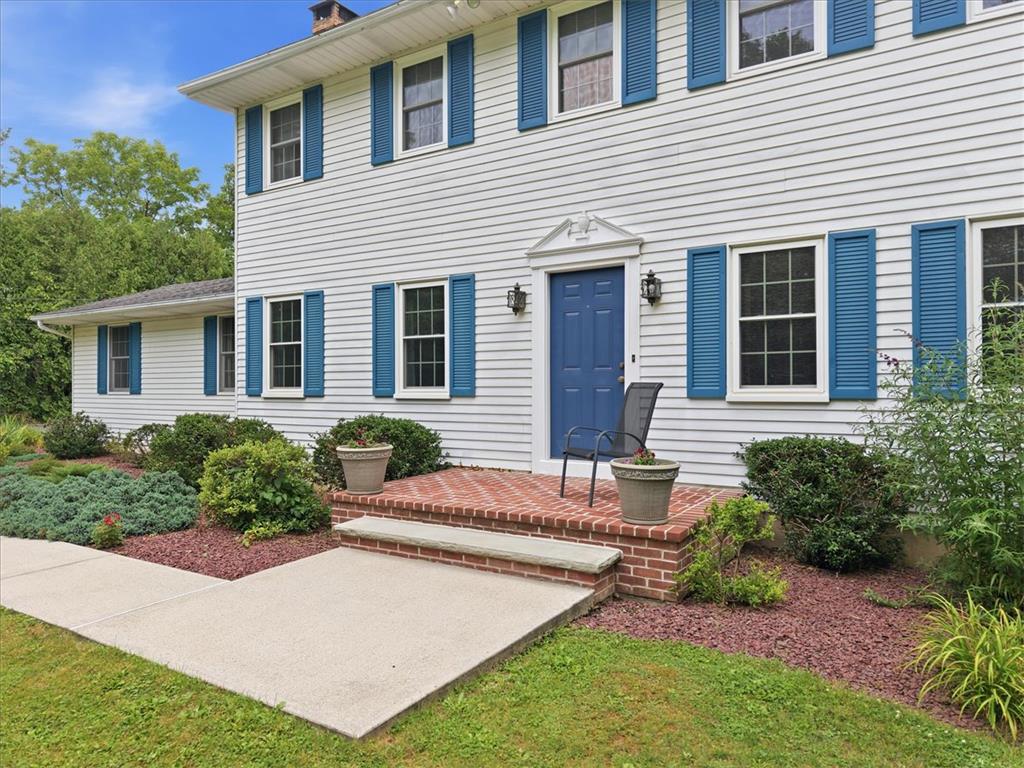 228 West Moorestown Road Property Photo 6