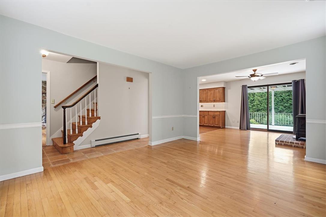 228 West Moorestown Road Property Photo 9