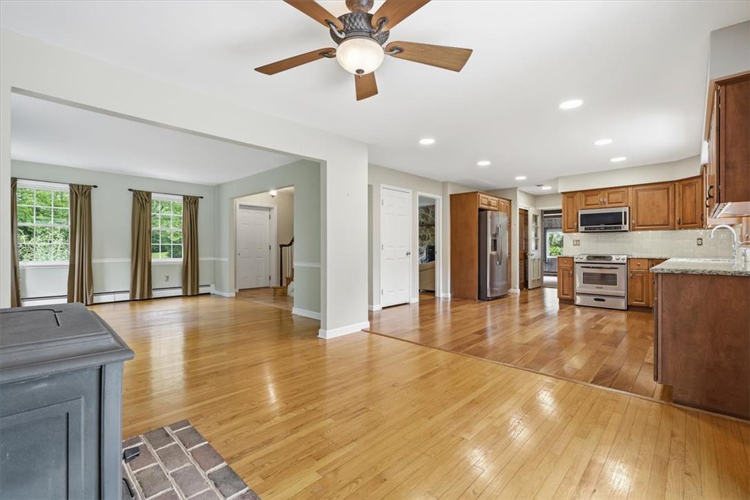 228 West Moorestown Road Property Photo 15