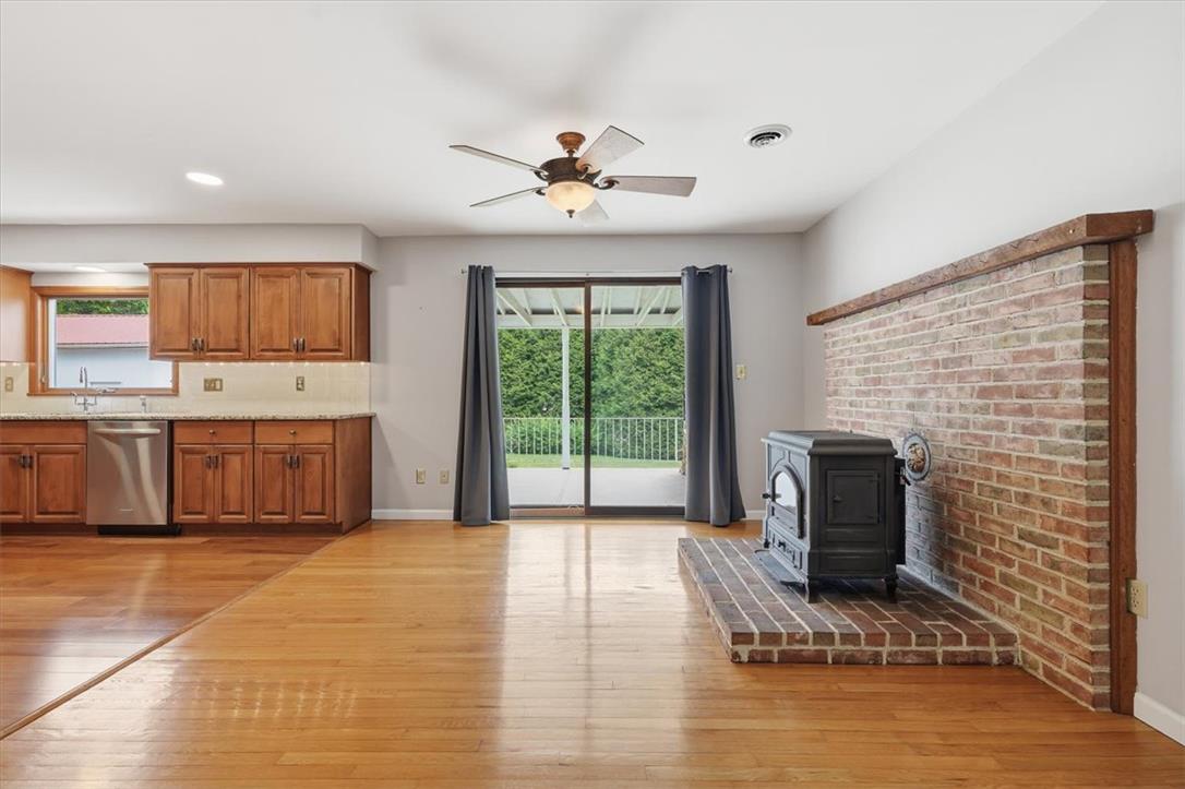 228 West Moorestown Road Property Photo 16