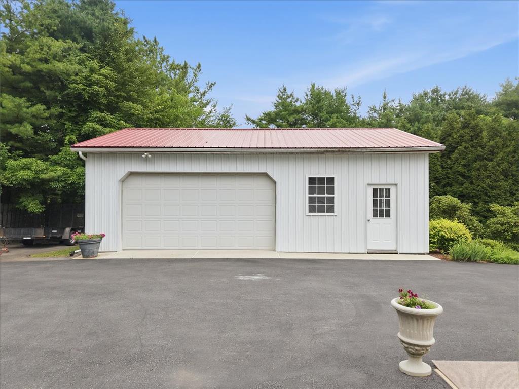 228 West Moorestown Road Property Photo 49