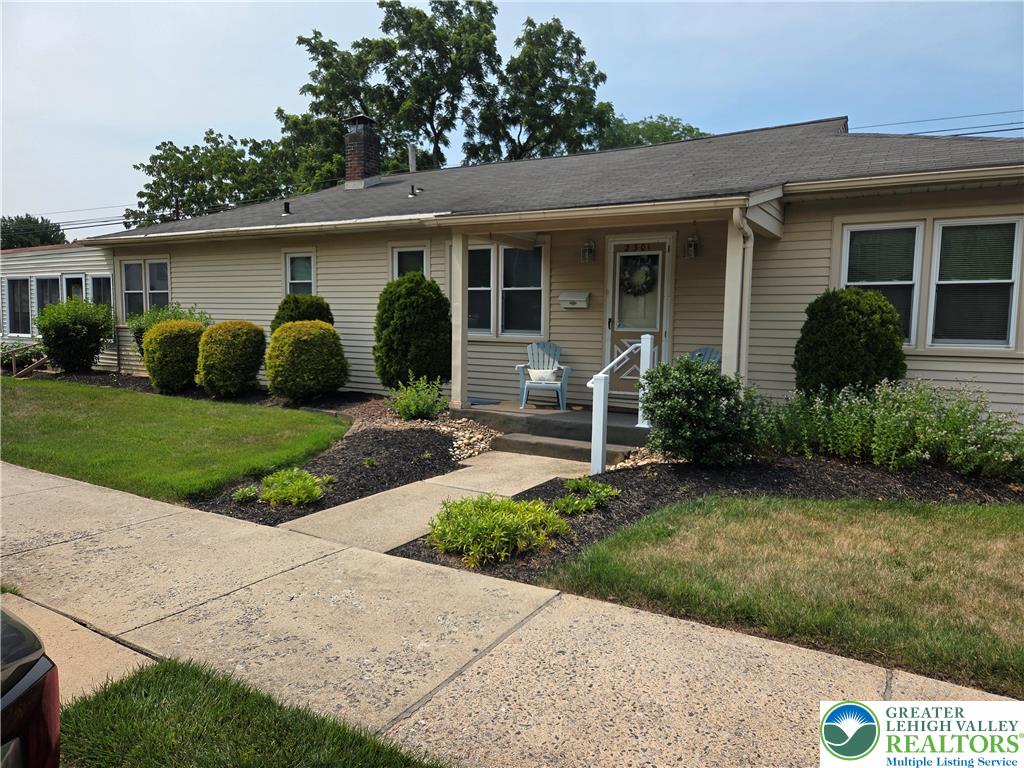 2301 West Walnut Street Property Photo 1