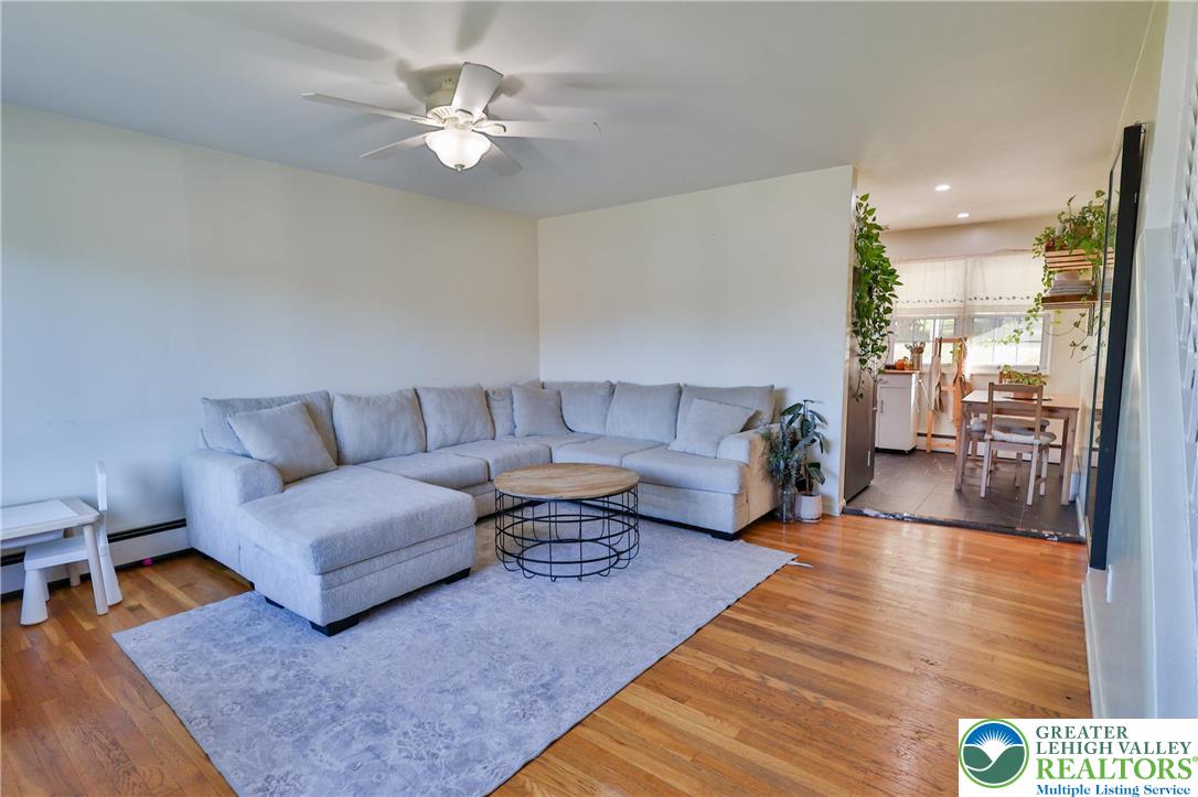 2922 Clayton Street Property Photo 5