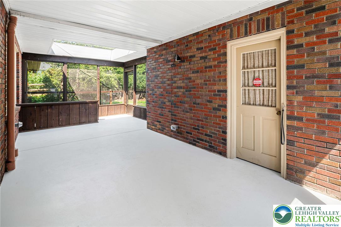 2705 Chew Street Property Photo 8