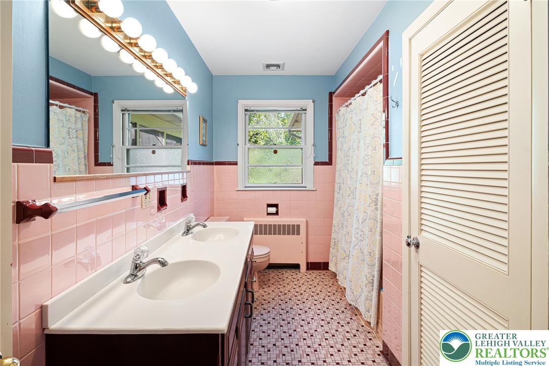 2705 Chew Street Property Photo 25