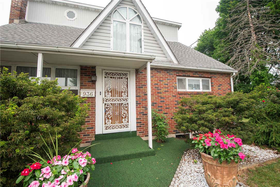 936 4th Street Property Photo 2