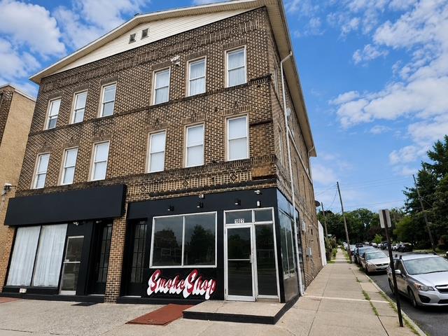 1027 West Broad Street Property Photo 1