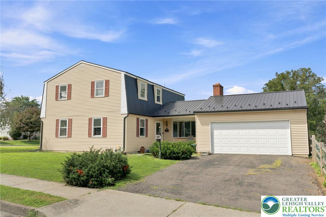 493 Forrest Avenue Property Photo 1