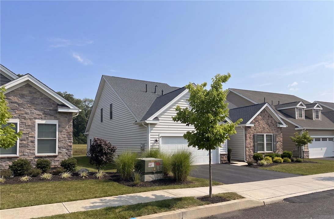 3760 Founders Xing Property Photo 3