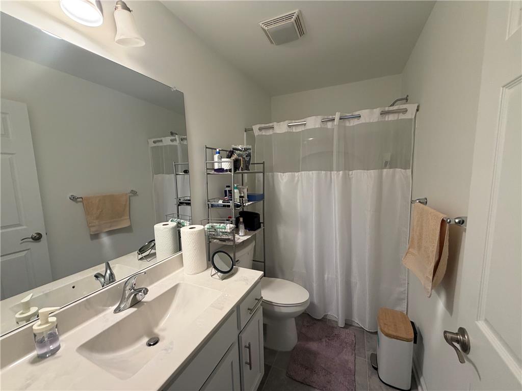 3760 Founders Xing Property Photo 9
