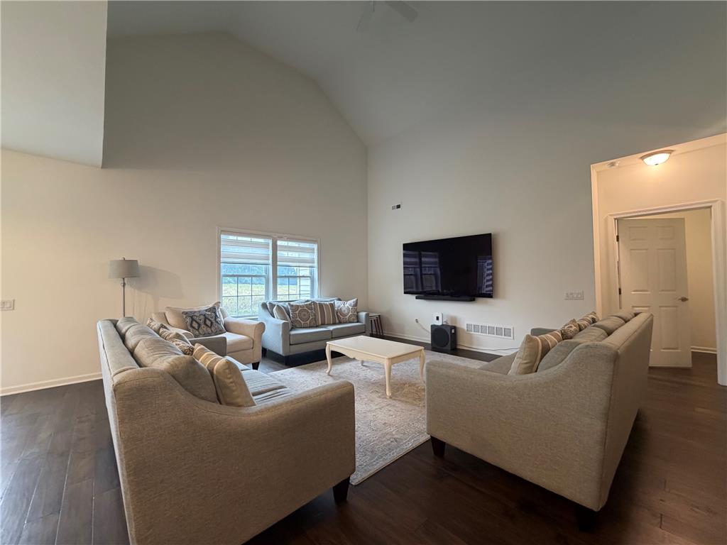 3760 Founders Xing Property Photo 10