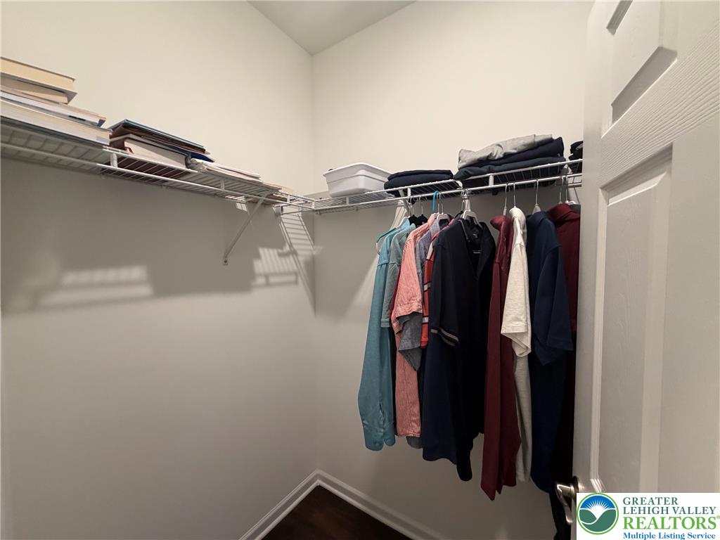 3760 Founders Xing Property Photo 23