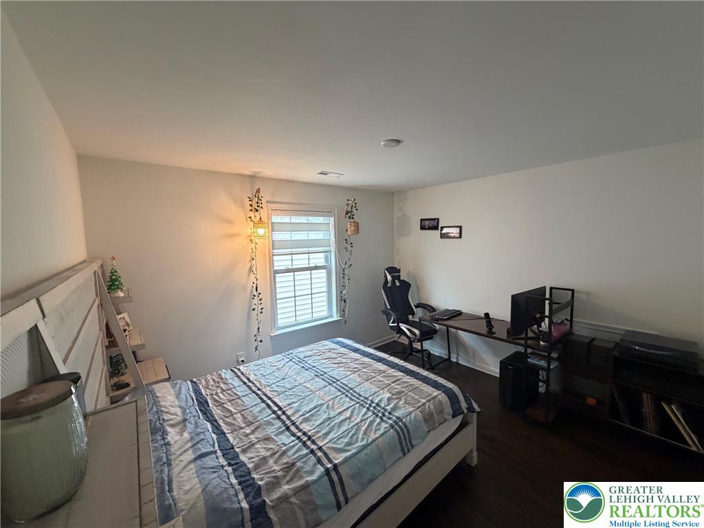 3760 Founders Xing Property Photo 26