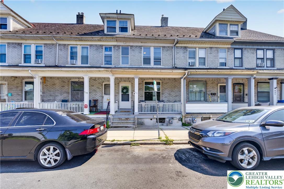 917 Spring Street Property Photo 1