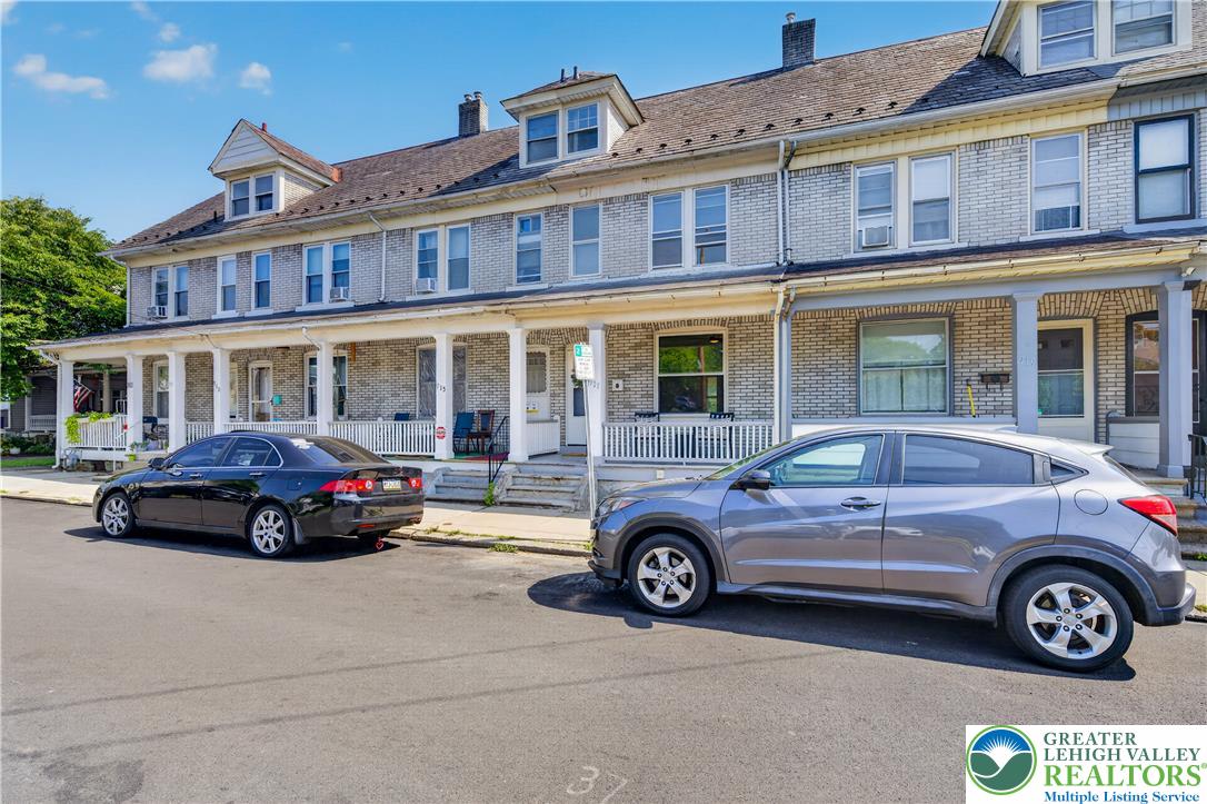 917 Spring Street Property Photo 2