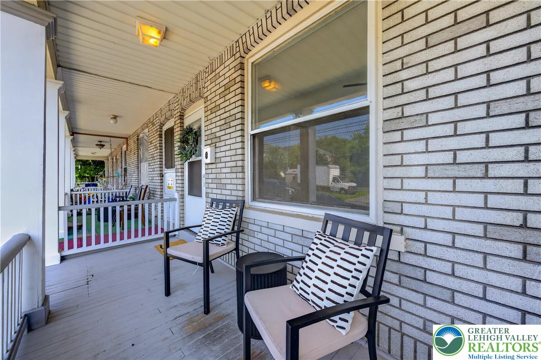 917 Spring Street Property Photo 3