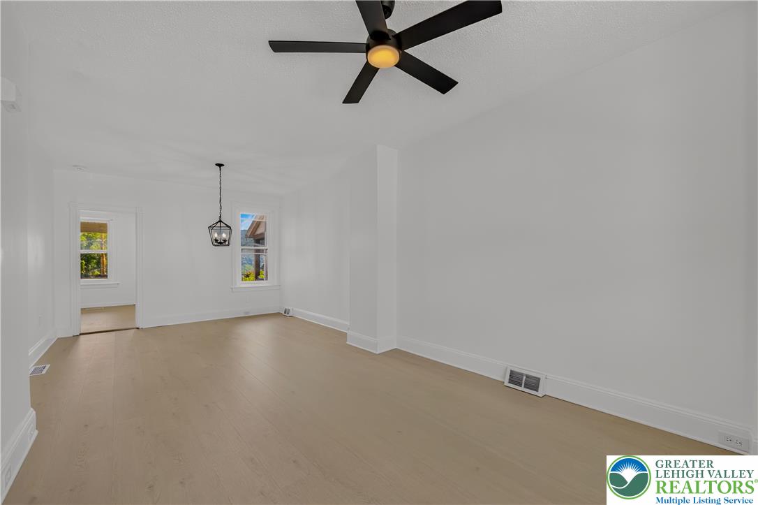 917 Spring Street Property Photo 6