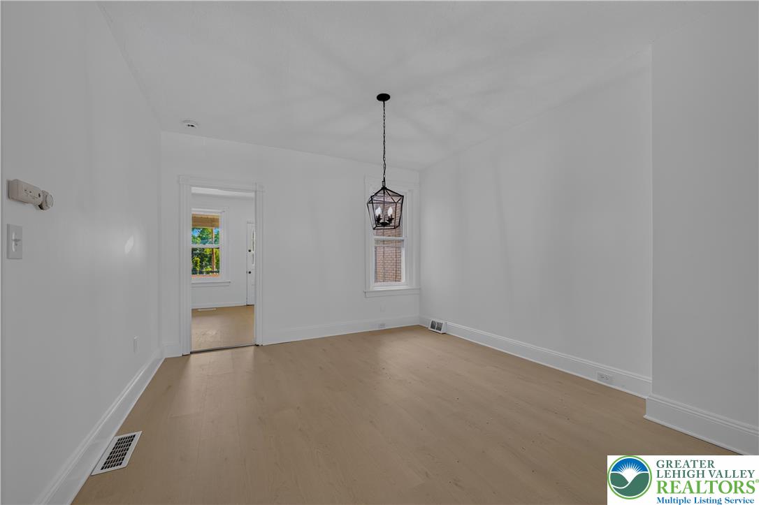 917 Spring Street Property Photo 7
