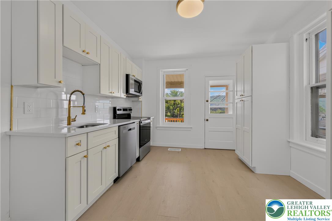 917 Spring Street Property Photo 10
