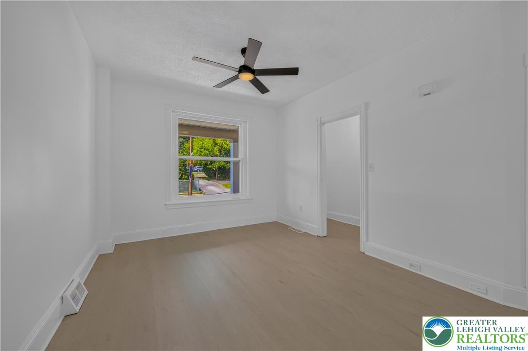 917 Spring Street Property Photo 12