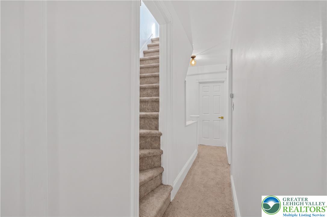 917 Spring Street Property Photo 13